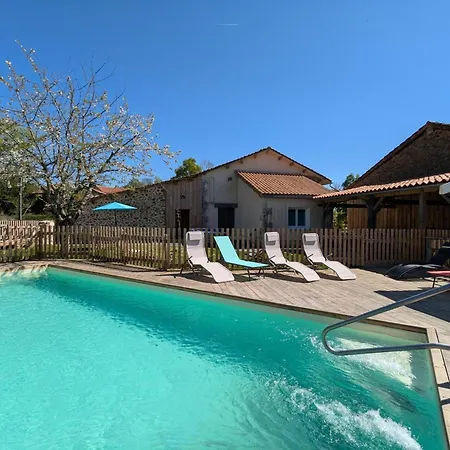 Pour 11 Pers. Avec Piscine, Jardin Clos Et Animaux Admis - Fr-1-653-277 *