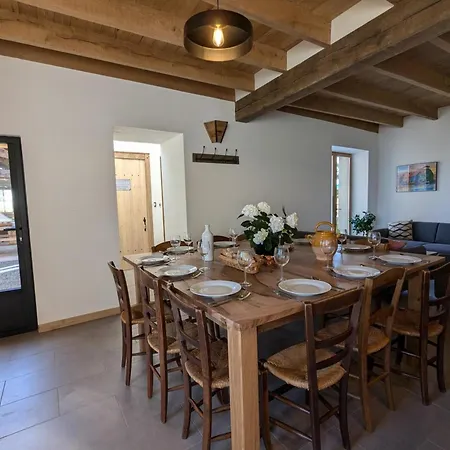 Pour 11 Pers. Avec Piscine, Jardin Clos Et Animaux Admis - Fr-1-653-277